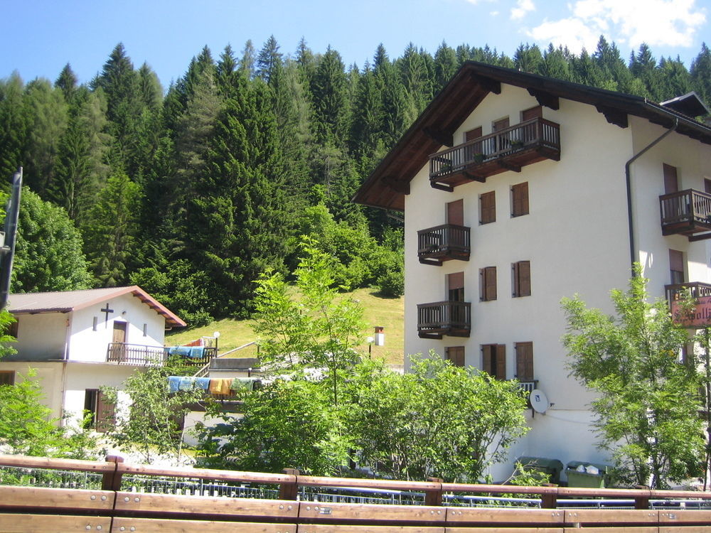 Casa Alpina Sant'Apollinare Hotel Falcade Exterior foto